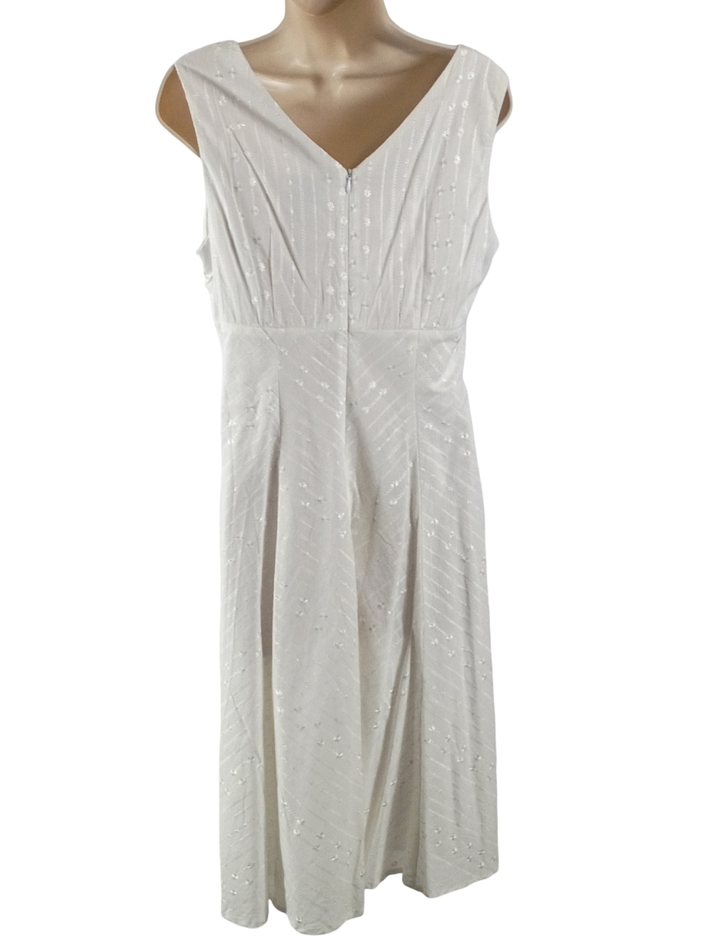 Rabbit Rabbit Rabbit White Embroidered Midi Dress - Picture 6 of 10